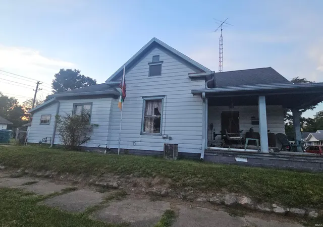 Photo 3 of Manufactured home for sale at 1027 S 17th St, New Castle, IN 47362 | MLS# 202634266 | Listing updated on 2026-08-21