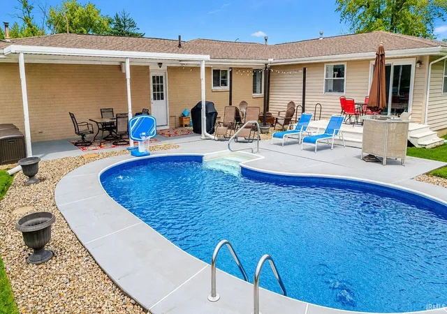 Photo 3 of Manufactured home for sale at 616 E Main St, Gas City, IN 46933 | MLS# 202634269 | Listing updated on 2026-09-20