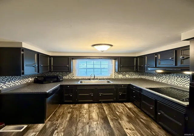 Photo 3 of Manufactured home for sale at 716 S Calumet St, Kokomo, IN 46901 | MLS# 202634284 | Listing updated on 2026-10-05