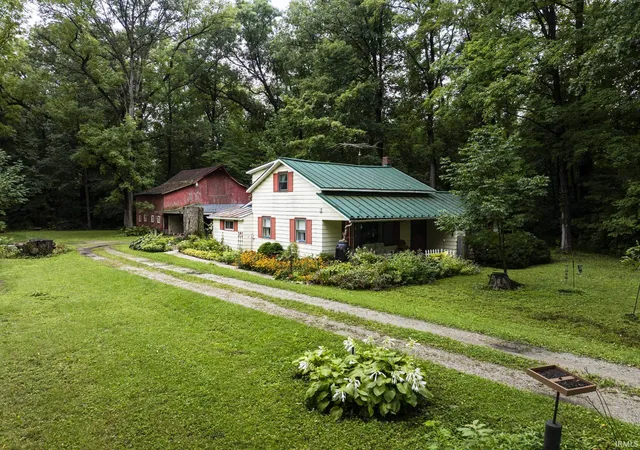 Photo 2 of Sale Pending at 959 W Cr 500 S Rd, Muncie, IN 47302 | MLS# 202634300 | Listing updated on 2026-09-01