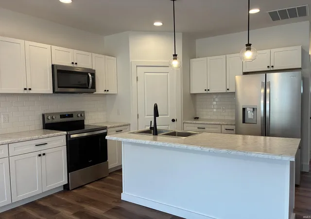 Photo 3 of Manufactured home for sale at 1520 Serenity Trl, Bluffton, IN 46714 | MLS# 202634301 | Listing updated on 2026-09-14