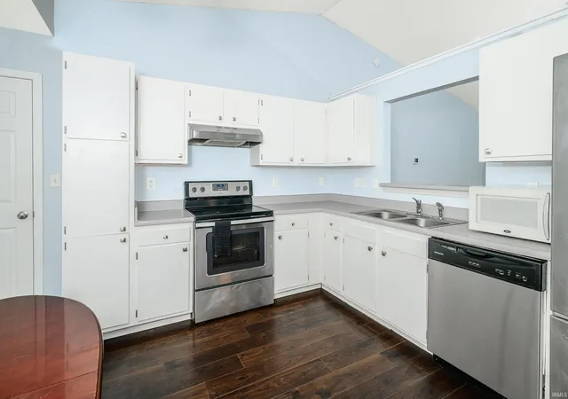 Photo 3 of Manufactured home for sale at 1529 W Edinburgh Bnd, Bloomington, IN 47403 | MLS# 202634307 | Listing updated on 2026-09-09