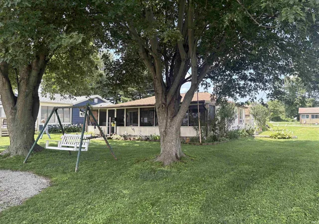 Photo 15 of Manufactured home for sale at 5937 N Lakeshore Dr, Macy, IN 46951 | MLS# 202634308 | Listing updated on 2026-08-21