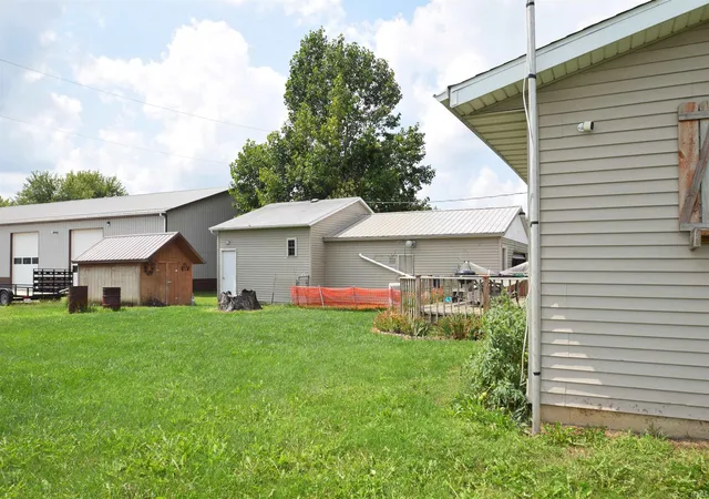Photo 3 of Manufactured home for sale at 9177 W 450N, Cromwell, IN 46732 | MLS# 202634316 | Listing updated on 2026-09-02