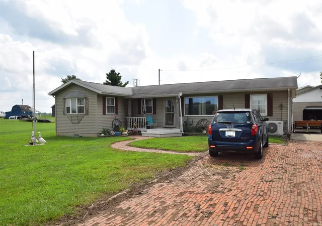 Photo 10 of Manufactured home for sale at 9177 W 450N, Cromwell, IN 46732 | MLS# 202634316 | Listing updated on 2026-09-02