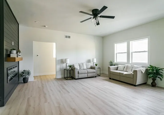 Photo 3 of Manufactured home for sale at 16470 Petro Dr, Mishawaka, IN 46544 | MLS# 202634319 | Listing updated on 2026-09-16