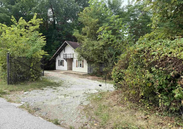 Photo 3 of Manufactured home for sale at 11985 State Hwy 243 Rd, Cloverdale, IN 46120 | MLS# 202634331 | Listing updated on 2026-09-04