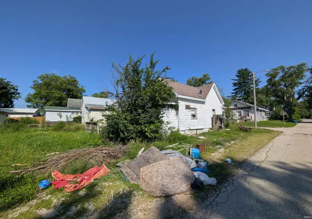 Photo 2 of Manufactured home for sale at 602 Dubois St, Lawrenceville, IN 62439 | MLS# 202634336 | Listing updated on 2026-10-09