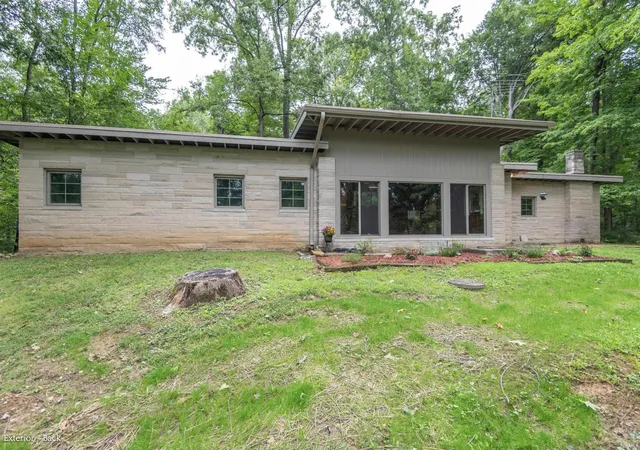 Photo 1 of Manufactured home for sale at 321 W Sylvan Ln, Bloomington, IN 47404 | MLS# 202634338 | Listing updated on 2026-08-24