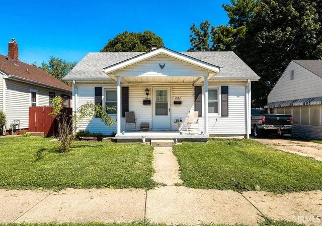 Photo 2 of Manufactured home for sale at 1930 1932 Fairmont Ave, New Castle, IN 47362 | MLS# 202634358 | Listing updated on 2026-10-07