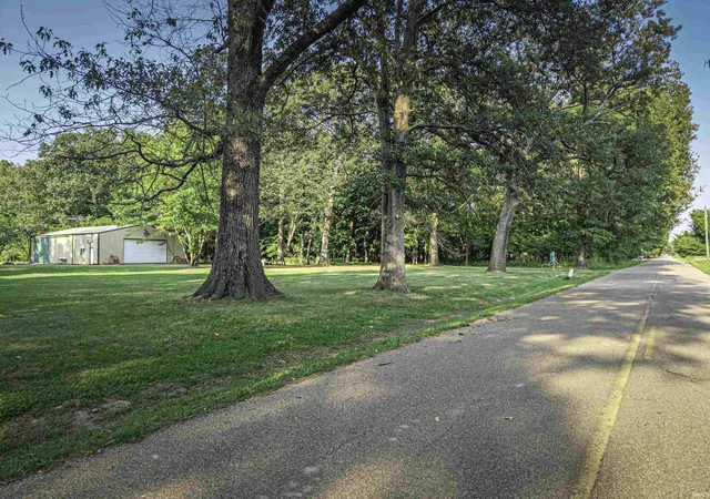 Photo 3 of Sale Pending at 4911 Slim Pond Rd, Mount Vernon, IN 47620 | MLS# 202634363 | Listing updated on 2026-09-15