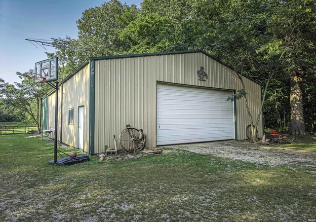 Photo 3 of Sale Pending at 4911 Slim Pond Rd, Mount Vernon, IN 47620 | MLS# 202634363 | Listing updated on 2026-09-15