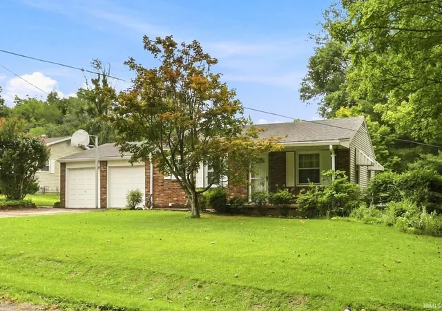 Photo 1 of Sale Pending at 318 Westmore Dr, Evansville, IN 47712 | MLS# 202634378 | Listing updated on 2026-08-24