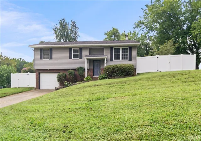 Photo 1 of Manufactured home for sale at 6899 Pleasant Valley Ct, Newburgh, IN 47630 | MLS# 202634388 | Listing updated on 2026-09-23