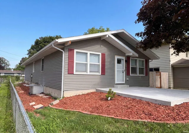 Photo 1 of Sale Pending at 1430 Union St, Mishawaka, IN 46544 | MLS# 202634389 | Listing updated on 2026-09-11