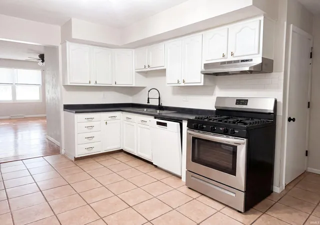 Photo 2 of Sale Pending at 1430 Union St, Mishawaka, IN 46544 | MLS# 202634389 | Listing updated on 2026-09-11