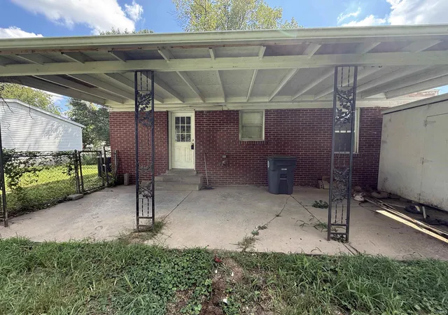 Photo 2 of Sale Pending at 1905 S Taft Ave, Evansville, IN 47714 | MLS# 202634392 | Listing updated on 2026-08-25