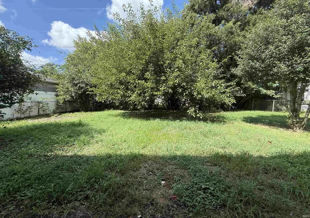 Photo 7 of Sale Pending at 1905 S Taft Ave, Evansville, IN 47714 | MLS# 202634392 | Listing updated on 2026-08-25