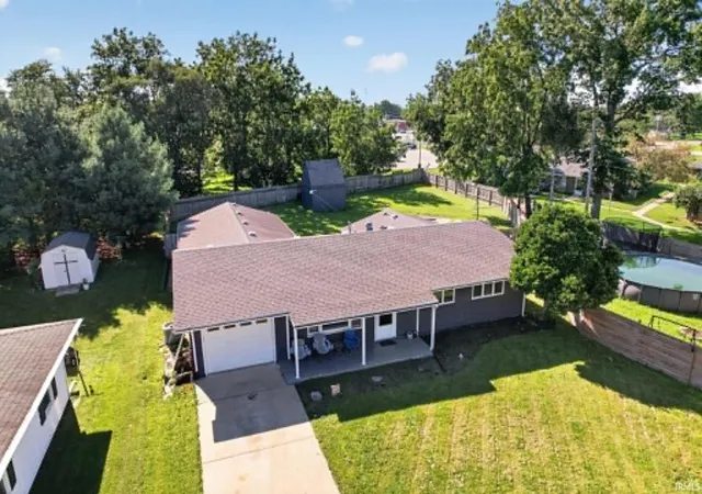 Photo 3 of Manufactured home for sale at 806 N Pine Ln, Monticello, IN 47960 | MLS# 202634395 | Listing updated on 2026-09-22