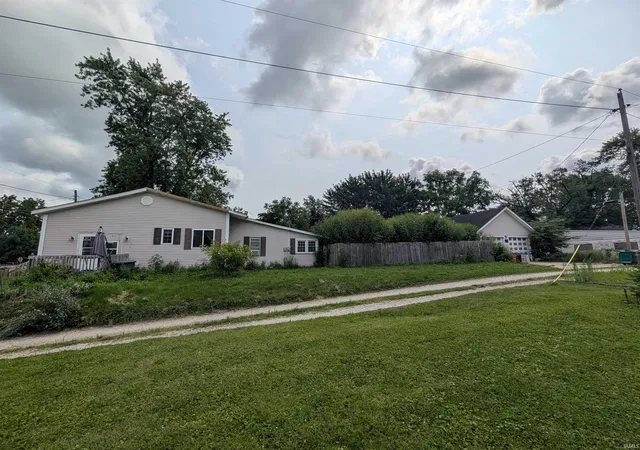 Photo 3 of Sale Pending at 9305 W Arch St, Yorktown, IN 47396 | MLS# 202634400 | Listing updated on 2026-08-29