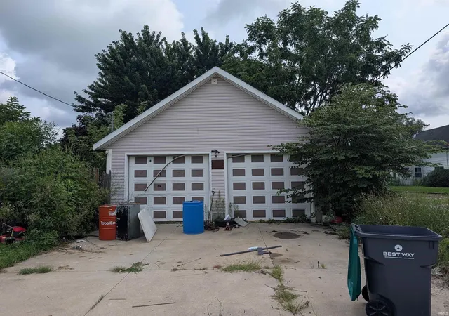 Photo 4 of Sale Pending at 9305 W Arch St, Yorktown, IN 47396 | MLS# 202634400 | Listing updated on 2026-08-29