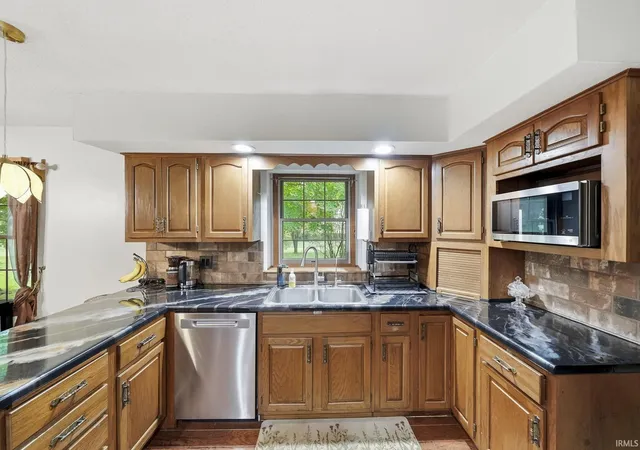Photo 4 of Sale Pending at 4201 S Whitley Rd, South Whitley, IN 46787 | MLS# 202634409 | Listing updated on 2026-09-05