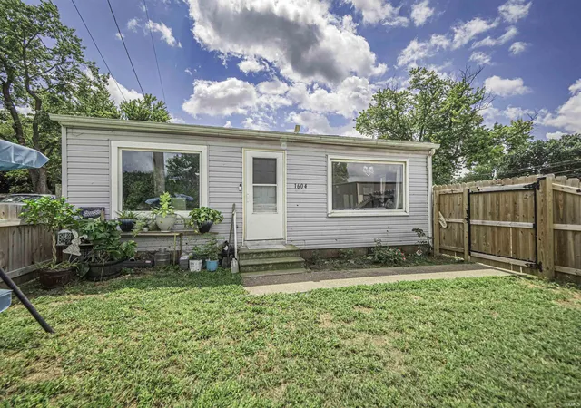 Photo 1 of Manufactured home for sale at 1604 Allens Ln, Evansville, IN 47710 | MLS# 202634421 | Listing updated on 2026-09-13
