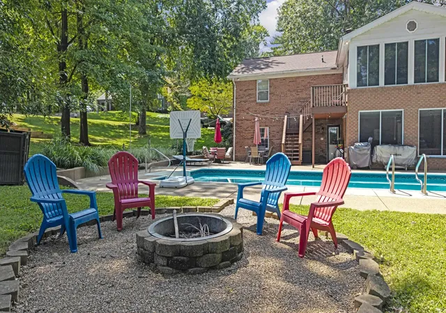 Photo 3 of Sale Pending at 8200 Berry Dr, Evansville, IN 47710 | MLS# 202634425 | Listing updated on 2026-08-24