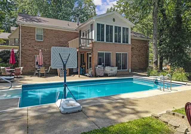 Photo 4 of Sale Pending at 8200 Berry Dr, Evansville, IN 47710 | MLS# 202634425 | Listing updated on 2026-08-24