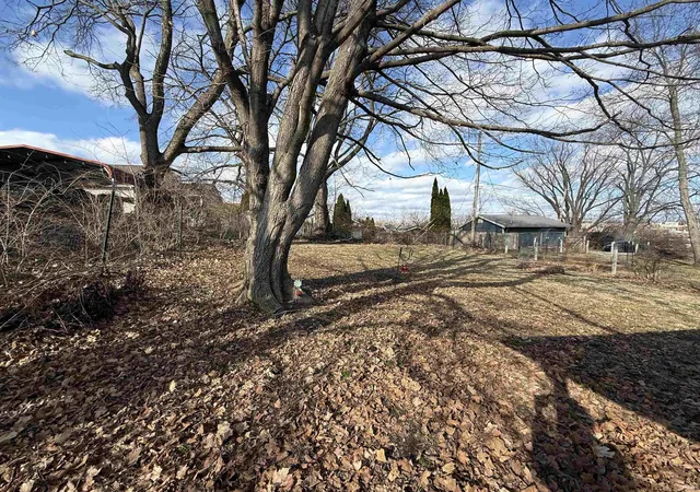 Photo 3 of Manufactured home for sale at 620 W 8Th St, Bloomington, IN 47404 | MLS# 202634428 | Listing updated on 2026-08-22