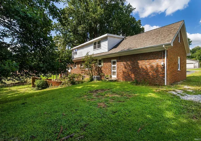 Photo 3 of Manufactured home for sale at 609 Bartlett Dr, Newburgh, IN 47630 | MLS# 202634430 | Listing updated on 2026-09-24