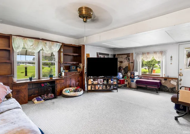 Photo 3 of Manufactured home for sale at 713 Hanawalt St, Monticello, IN 47960 | MLS# 202634433 | Listing updated on 2026-08-22