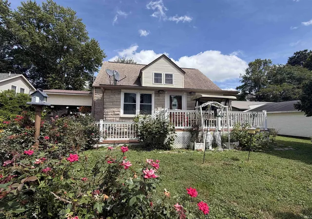 Photo 1 of Manufactured home for sale at 702 Nw 2nd St, Washington, IN 47501 | MLS# 202634434 | Listing updated on 2026-09-14