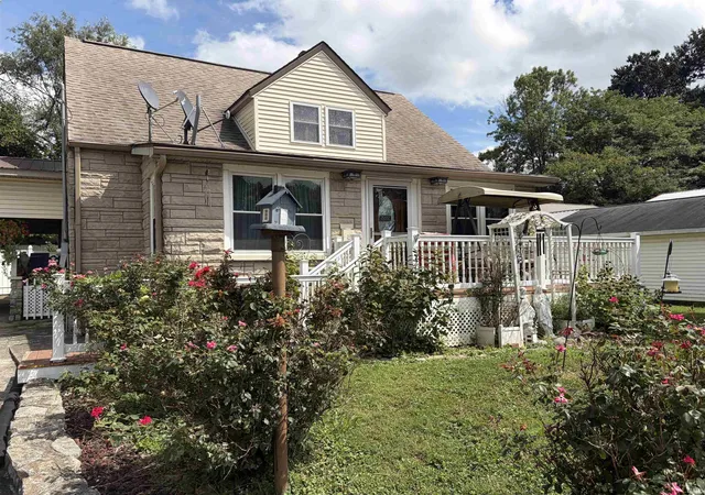 Photo 2 of Manufactured home for sale at 702 Nw 2nd St, Washington, IN 47501 | MLS# 202634434 | Listing updated on 2026-09-14