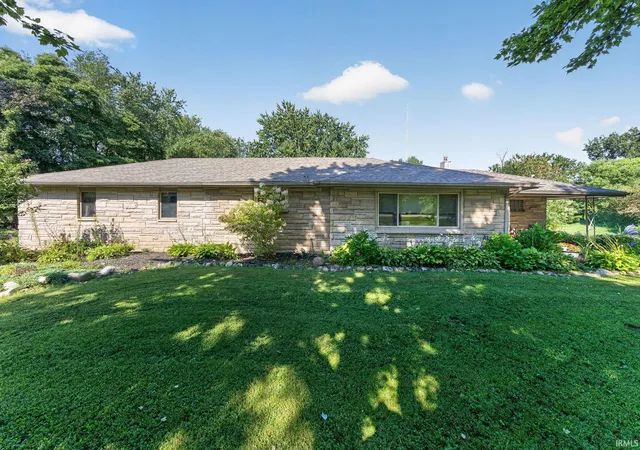 Manufactured home for sale at 63335 Us 31 Hwy, South Bend, IN 46614-9516 | MLS# 202634438