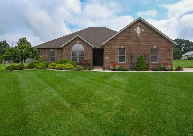 Photo 1 of Sale Pending at 1753 Hunters Cove Cir, Kokomo, IN 46902 | MLS# 202634446 | Listing updated on 2026-09-02