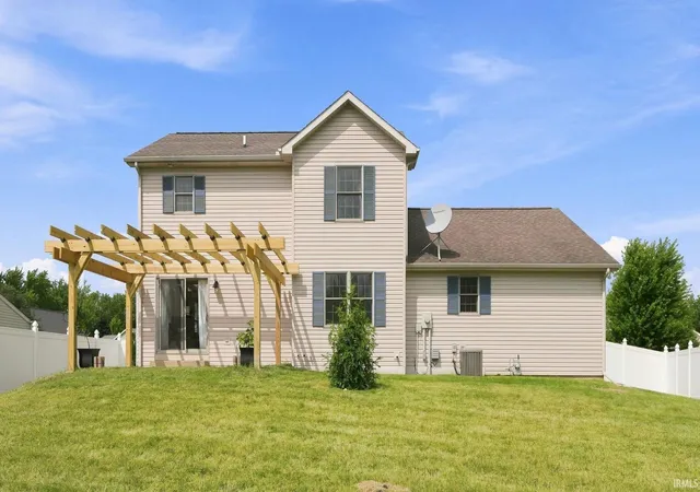 Photo 34 of Manufactured home for sale at 605 E Wawonaissa Dr, Syracuse, IN 46567 | MLS# 202634452 | Listing updated on 2026-08-26
