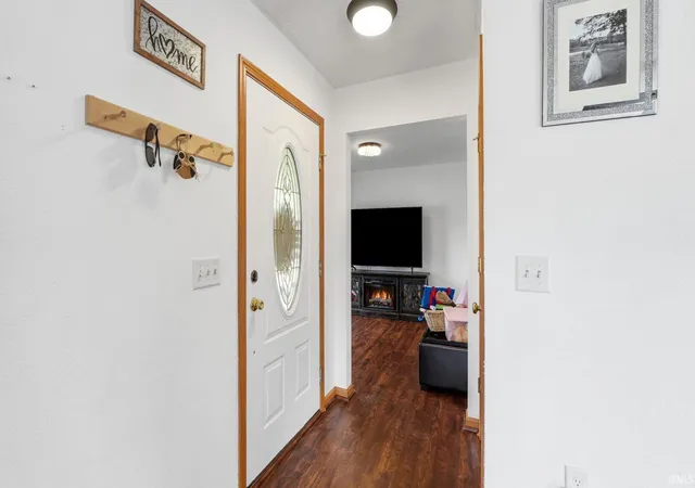 Photo 3 of Manufactured home for sale at 605 E Wawonaissa Dr, Syracuse, IN 46567 | MLS# 202634452 | Listing updated on 2026-10-01