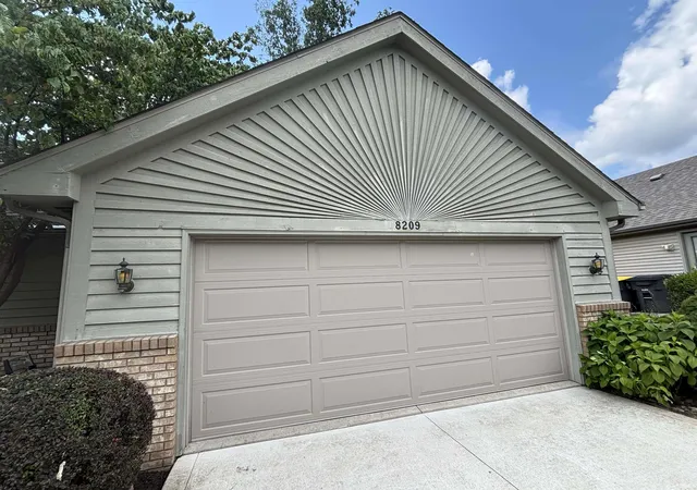 Photo 3 of Sale Pending at 8209 Summerset Pl, Fort Wayne, IN 46825 | MLS# 202634466 | Listing updated on 2026-09-05