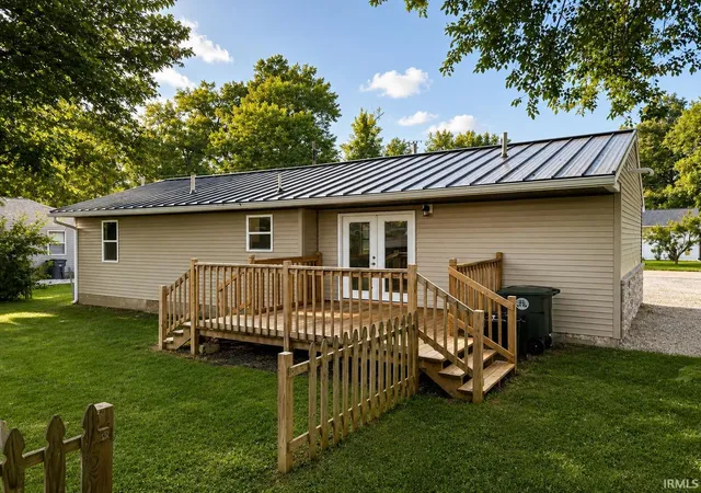 Photo 3 of Sale Pending at 1907 Ridgway Ave, Evansville, IN 47714 | MLS# 202634471 | Listing updated on 2026-09-12