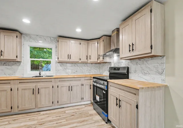 Photo 3 of Manufactured home for sale at 23846 Eastgate Ave, Elkhart, IN 46516 | MLS# 202634473 | Listing updated on 2026-09-03