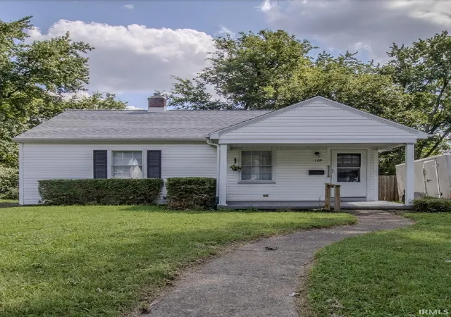 Photo 1 of Sale Pending at 1129 E Chandler Ave, Evansville, IN 47714 | MLS# 202634492 | Listing updated on 2026-08-28