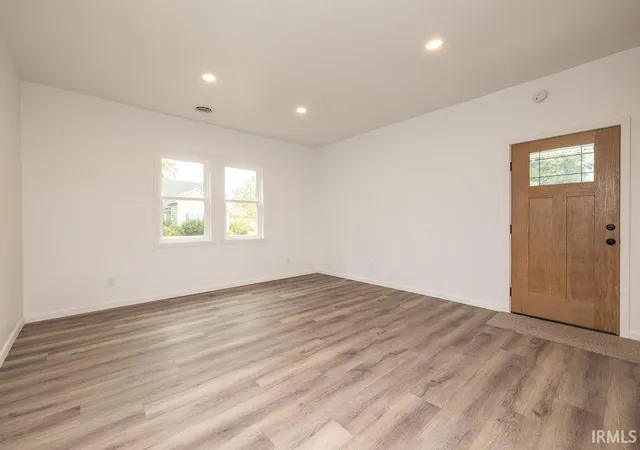 Photo 4 of Manufactured home for sale at 803 S Water St, Jonesboro, IN 46938 | MLS# 202634494 | Listing updated on 2026-10-06