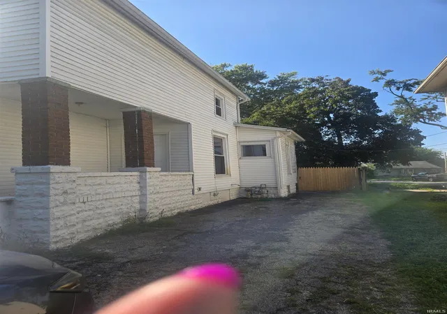 Photo 2 of Manufactured home for sale at 906 Hudson St, Elkhart, IN 46516 | MLS# 202634498 | Listing updated on 2026-08-23