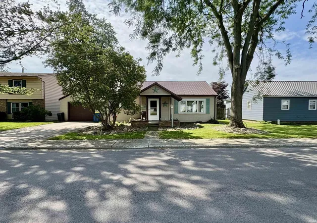Photo 2 of Manufactured home for sale at 516 E Townley St, Bluffton, IN 46714 | MLS# 202634508 | Listing updated on 2026-10-06