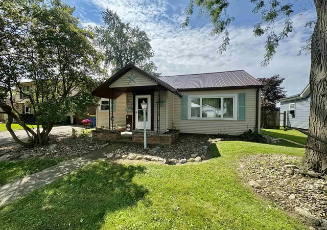 Photo 3 of Manufactured home for sale at 516 E Townley St, Bluffton, IN 46714 | MLS# 202634508 | Listing updated on 2026-10-06
