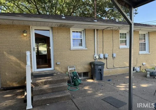 Photo 3 of Sale Pending at 3109 W Indiana St, Evansville, IN 47712 | MLS# 202634513 | Listing updated on 2026-09-28