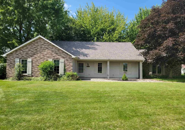 Photo 2 of Sale Pending at 1409 Willow Dr, Auburn, IN 46706 | MLS# 202634523 | Listing updated on 2026-09-07