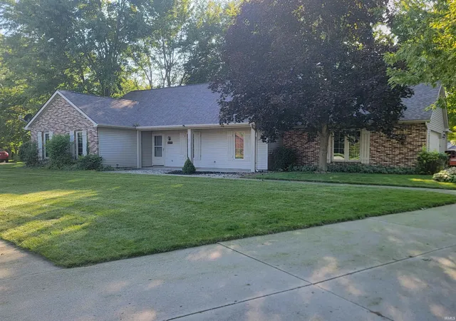 Photo 3 of Sale Pending at 1409 Willow Dr, Auburn, IN 46706 | MLS# 202634523 | Listing updated on 2026-09-07