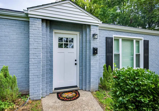 Photo 3 of Manufactured home for sale at 2208 E Michigan St, Evansville, IN 47711 | MLS# 202634529 | Listing updated on 2026-09-11